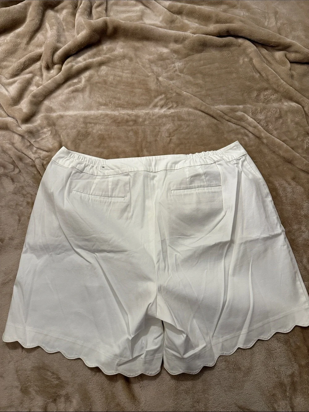 Talbots White Scallop-Hem Bermuda Shorts NWOT - Picture 8 of 10
